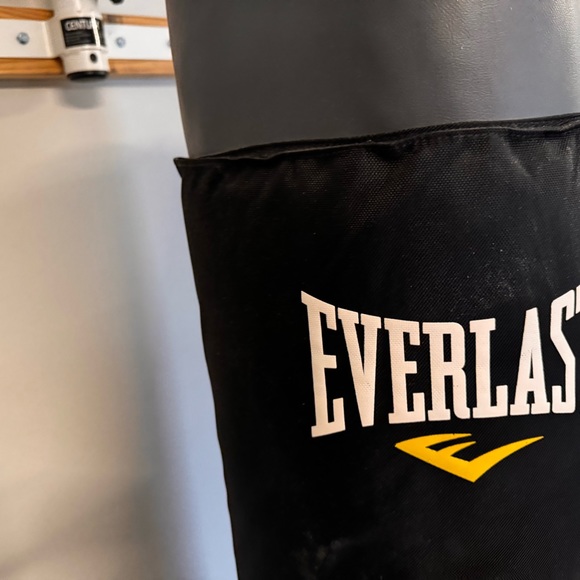 Everlasting Punching bag for training, and staying active - Picture 3 of 3